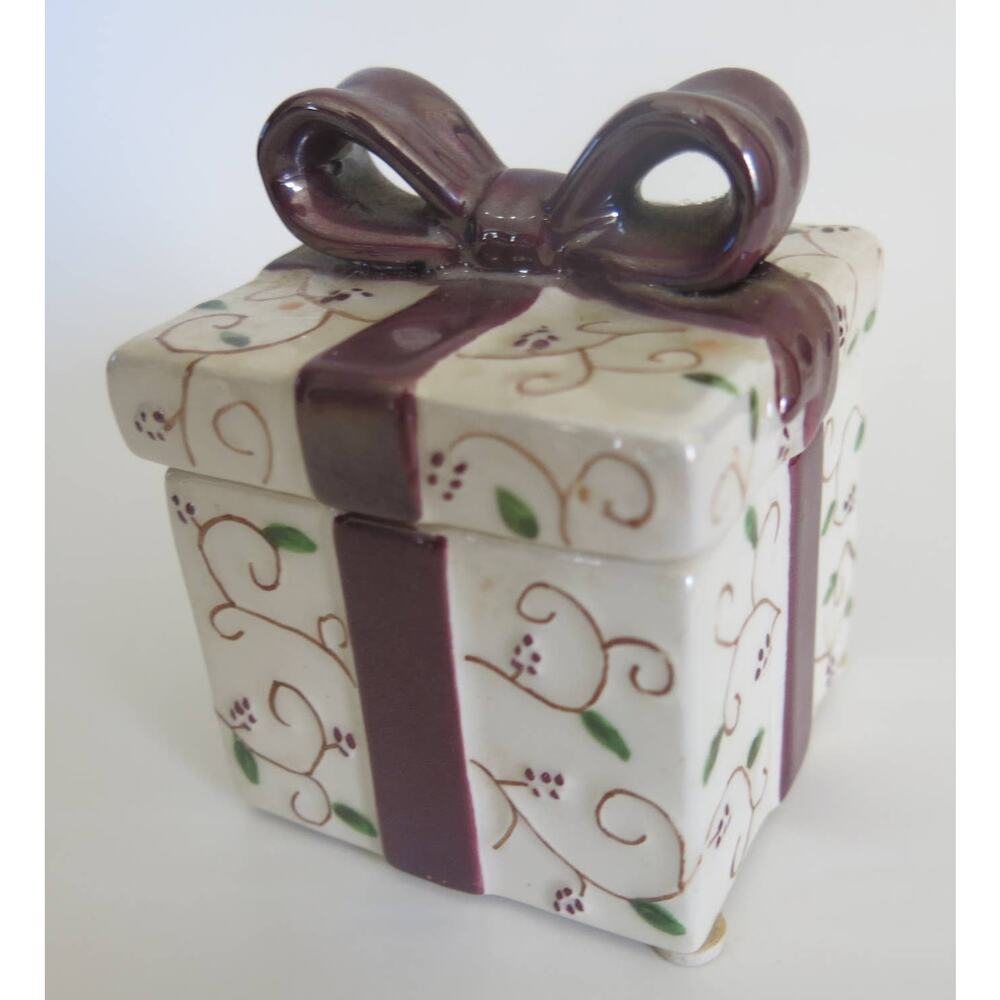 YANKEE CANDLE Tea Light Ceramic Candle Holder Bow Holly Berries Home Winter Cozy